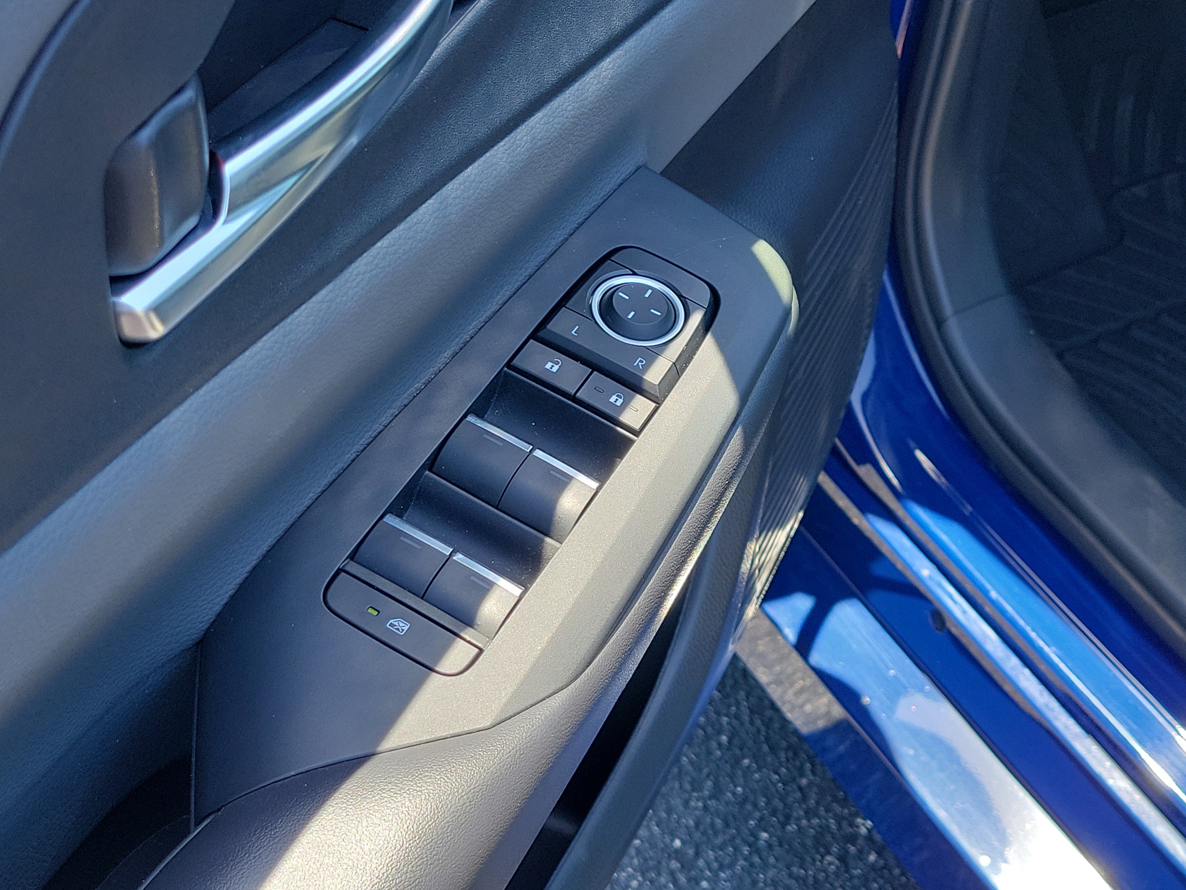 Used 2024 Toyota Prius Limited w/ Limited Premium Package FWD image 20