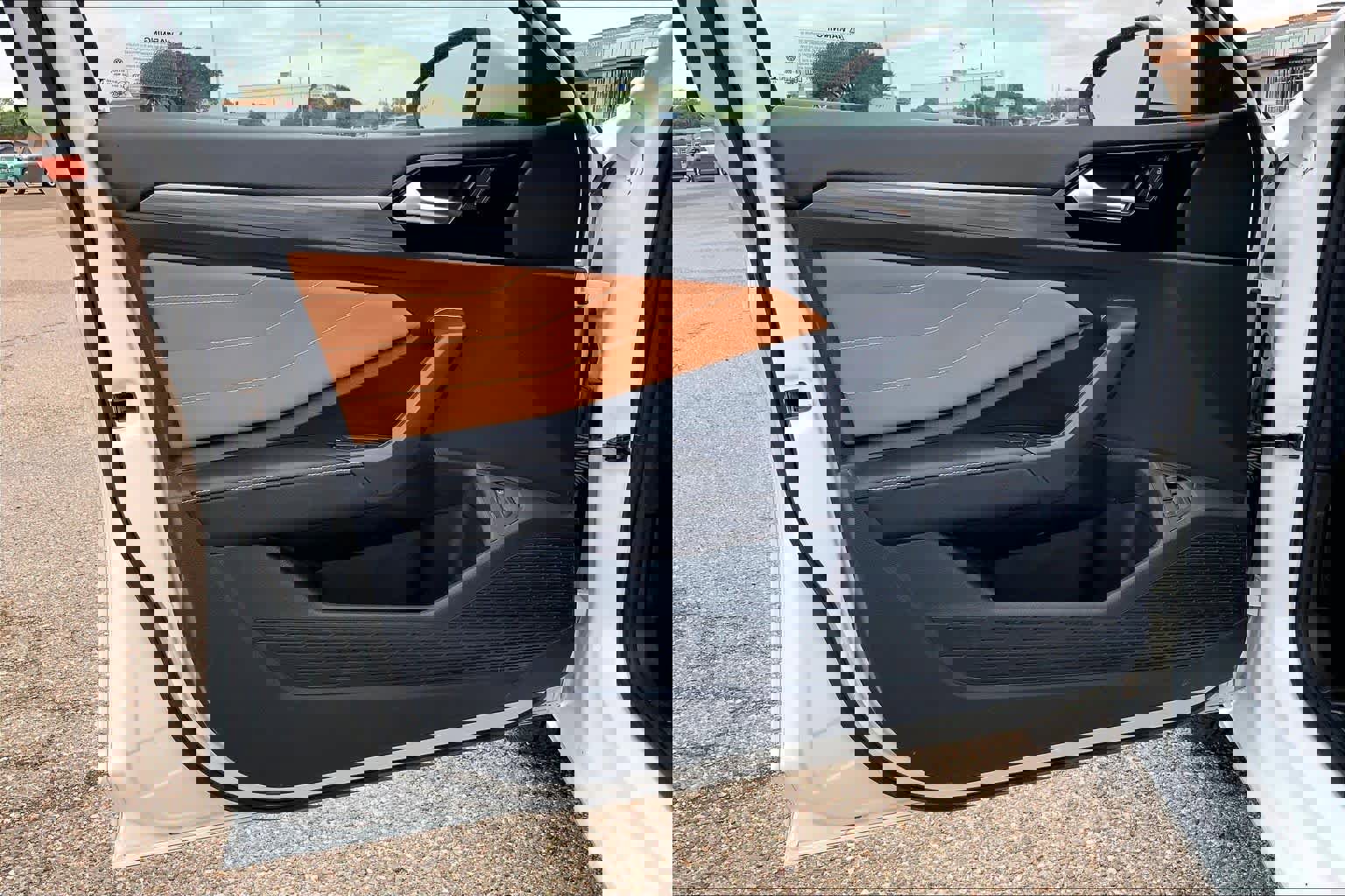 Used 2024 Volkswagen Jetta SEL FWD image 22