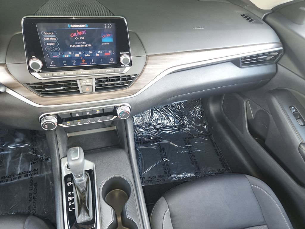 Used 2025 Nissan Altima 2.5 SV image 16