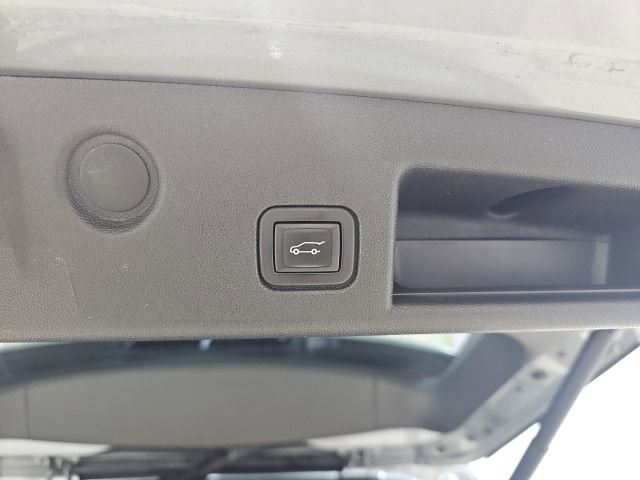 Used 2023 Chevrolet Equinox RS w/ LPO, Floor Liner Package image 19