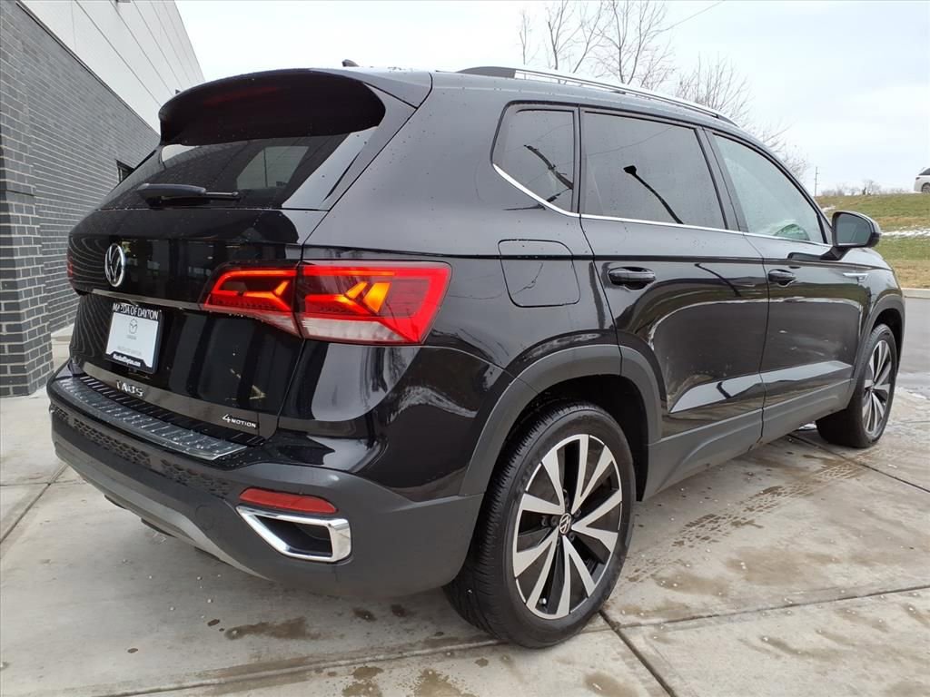 Used 2022 Volkswagen Taos SE w/ Panoramic Sunroof Package image 7