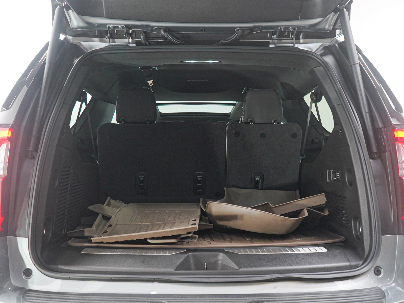 Used 2025 GMC Yukon XL Denali Ultimate w/ LPO, Floor Liner Package AWD/4WD image 21
