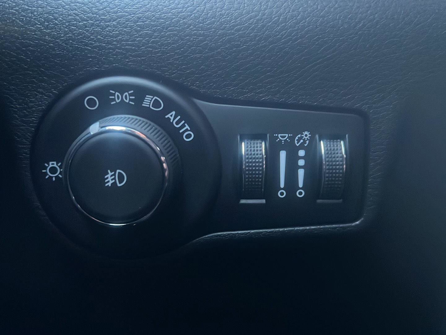 New 2026 Jeep Compass Latitude image 12