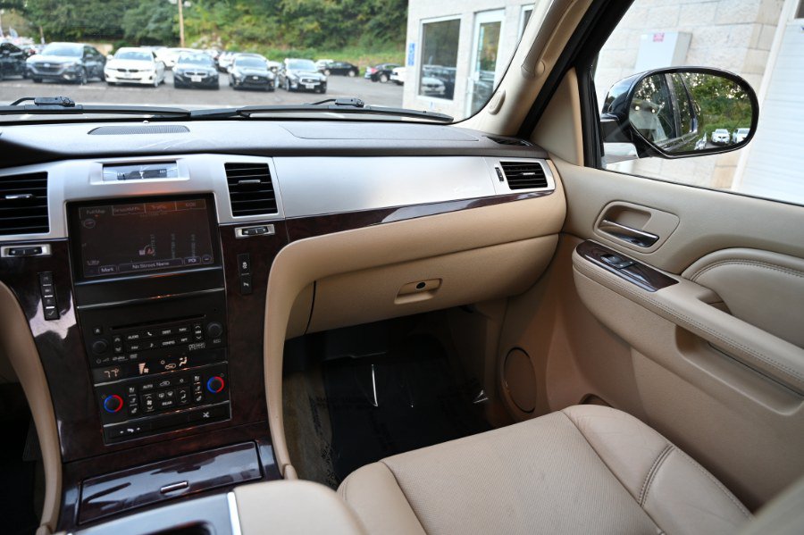 Used 2014 Cadillac Escalade Premium AWD/4WD image 12
