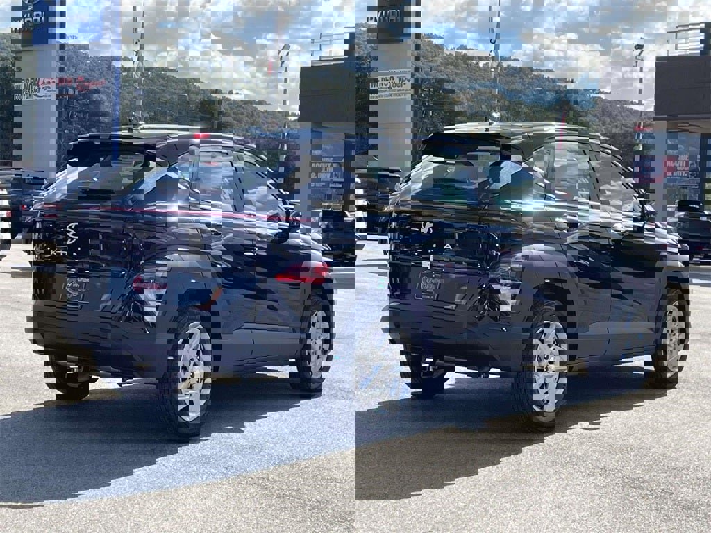 New 2026 Hyundai Kona SE image 5