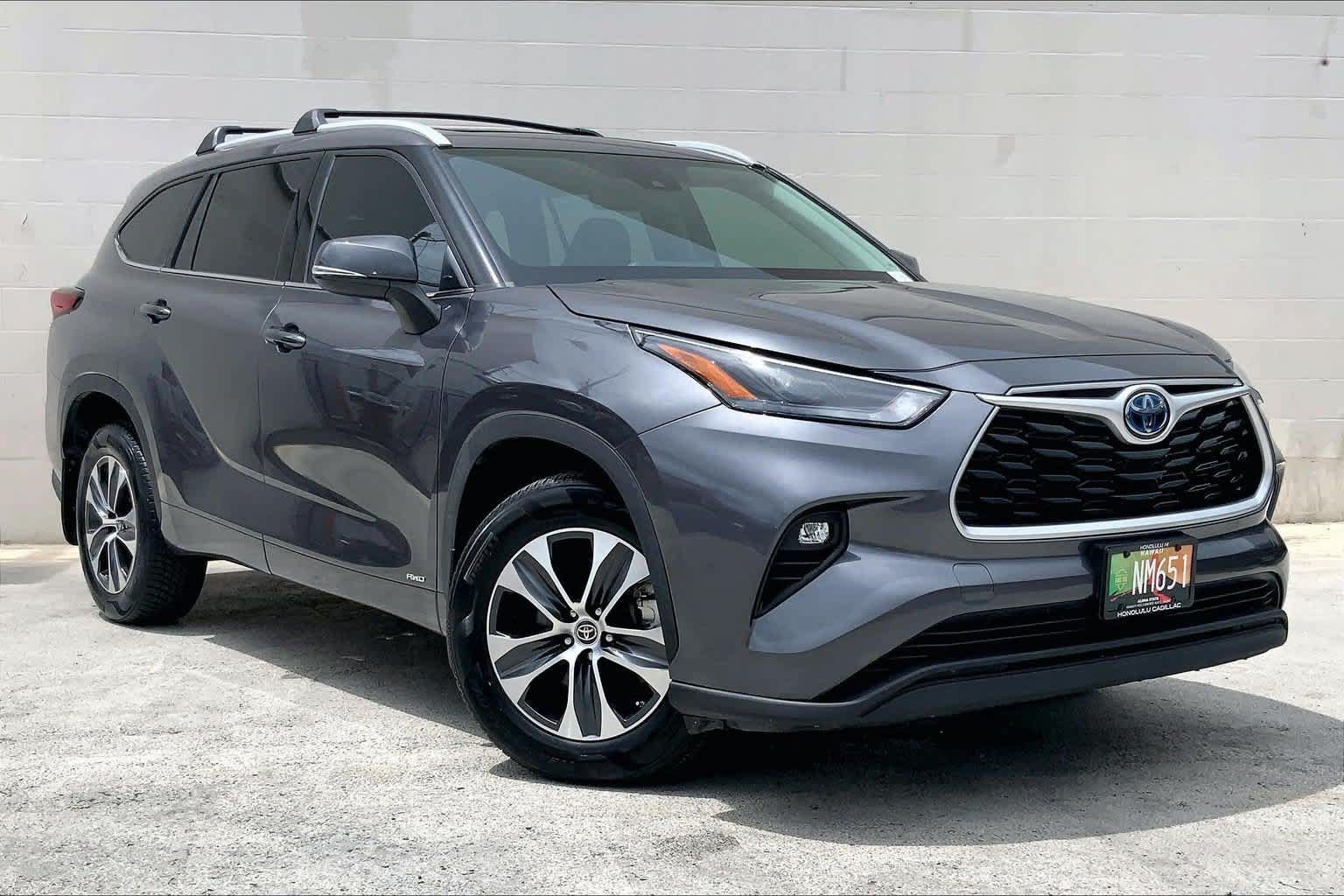 Used 2022 Toyota Highlander XLE AWD/4WD image 10
