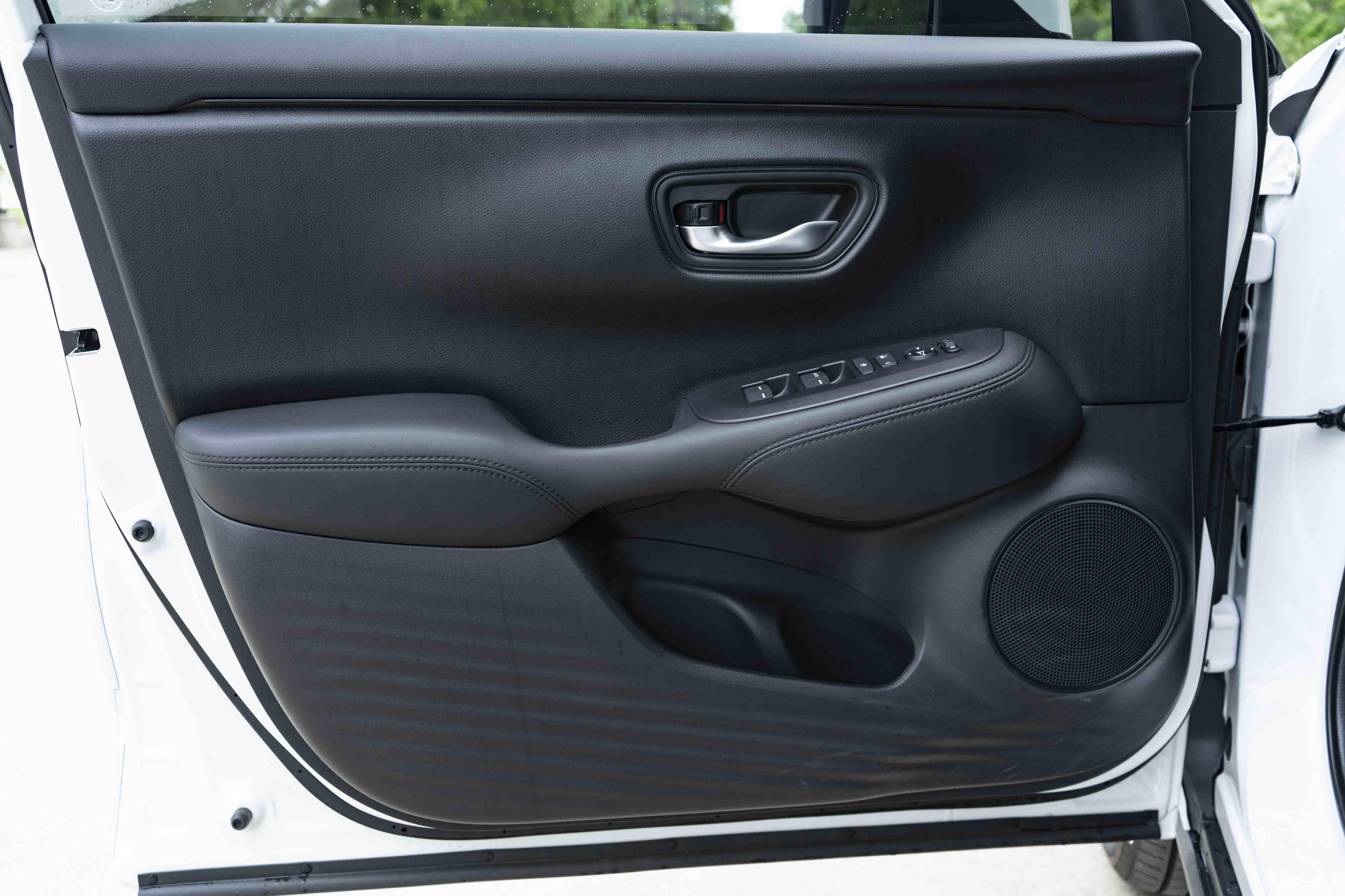 Used 2026 Honda HR-V LX image 37