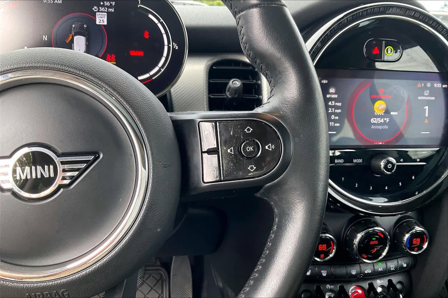 Used 2024 MINI Cooper 2-Door Hardtop FWD image 23