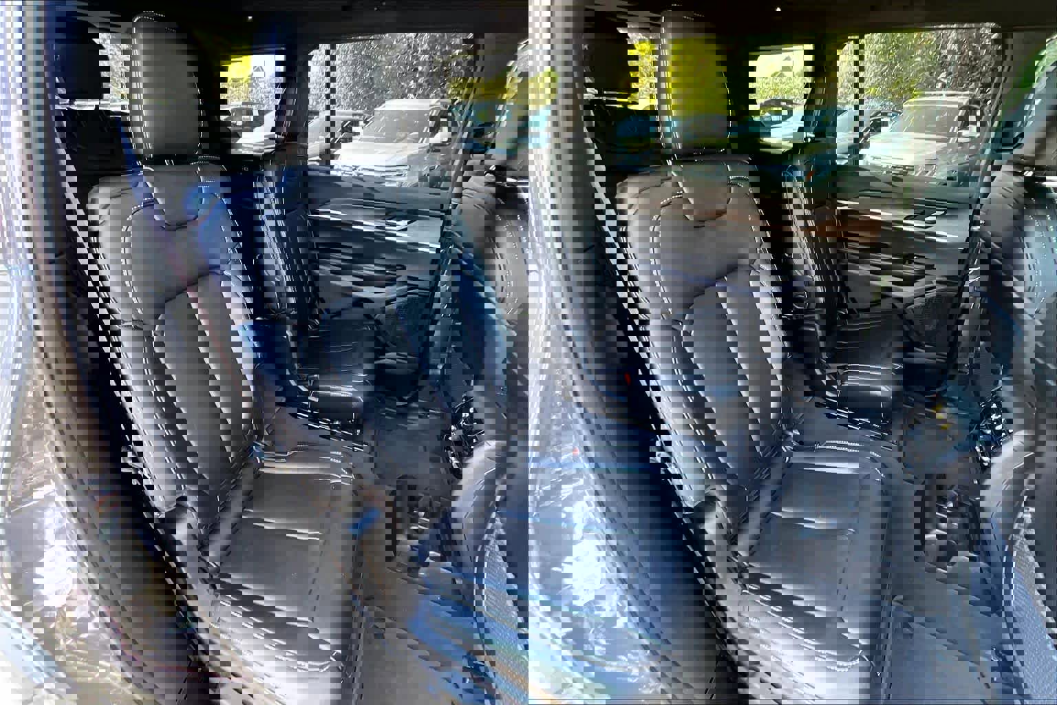 Used 2024 Jeep Grand Cherokee L Limited w/ Black Appearance Package image 19