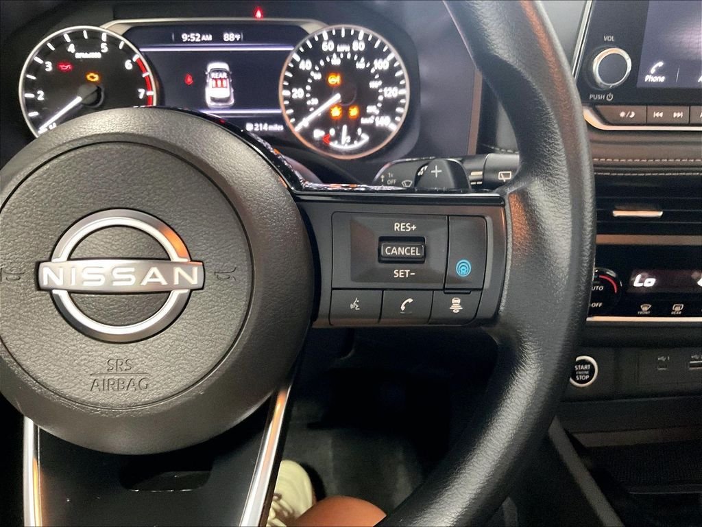 Used 2023 Nissan Rogue SV AWD/4WD image 24