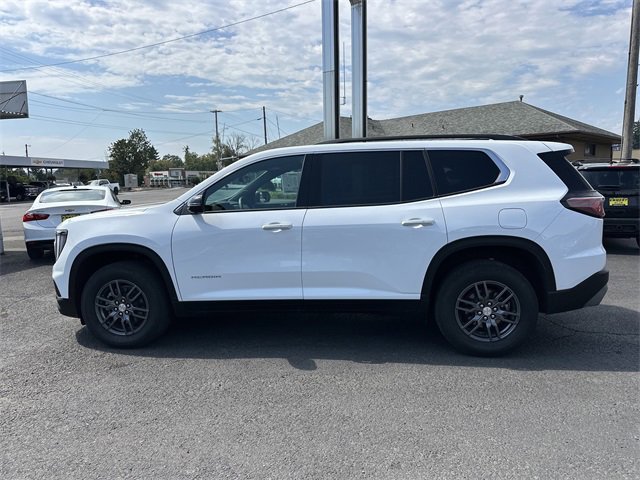 Used 2025 GMC Acadia Elevation image 2
