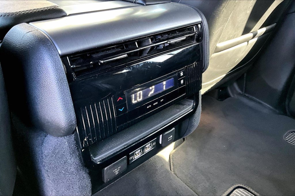 Used 2024 Jeep Wagoneer Series II AWD/4WD image 10