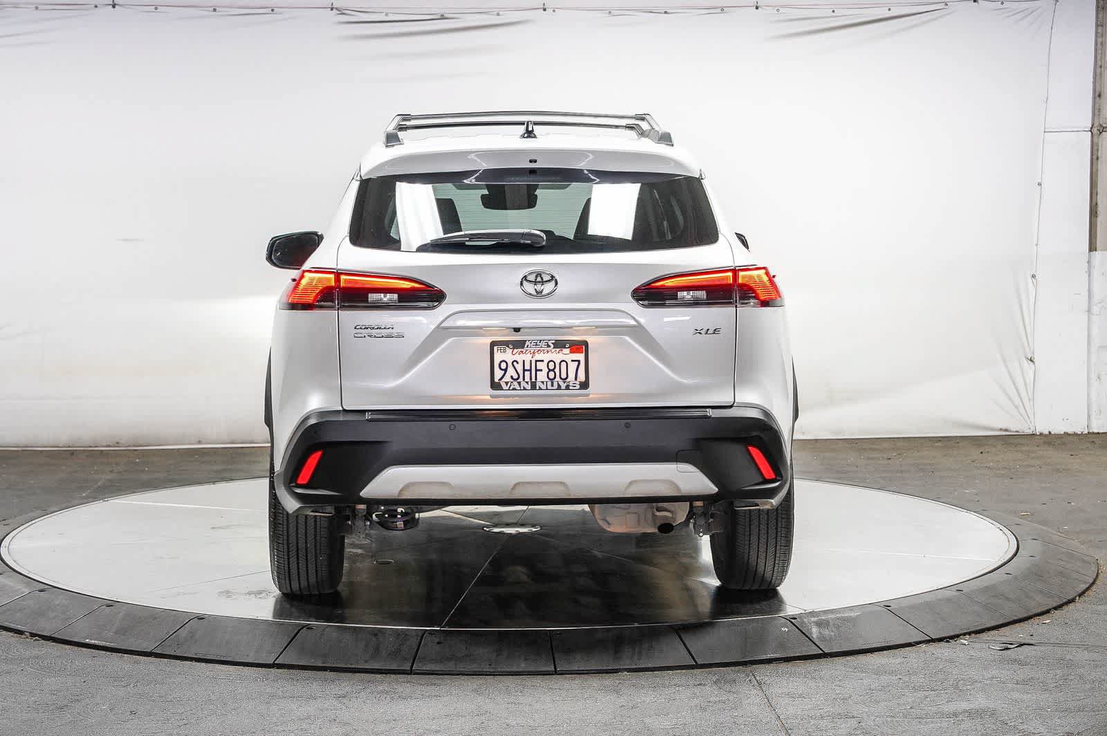 Used 2025 Toyota Corolla Cross XLE w/ Convenience Package FWD image 3