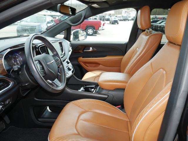 Used 2021 Chrysler Pacifica Pinnacle AWD/4WD image 2