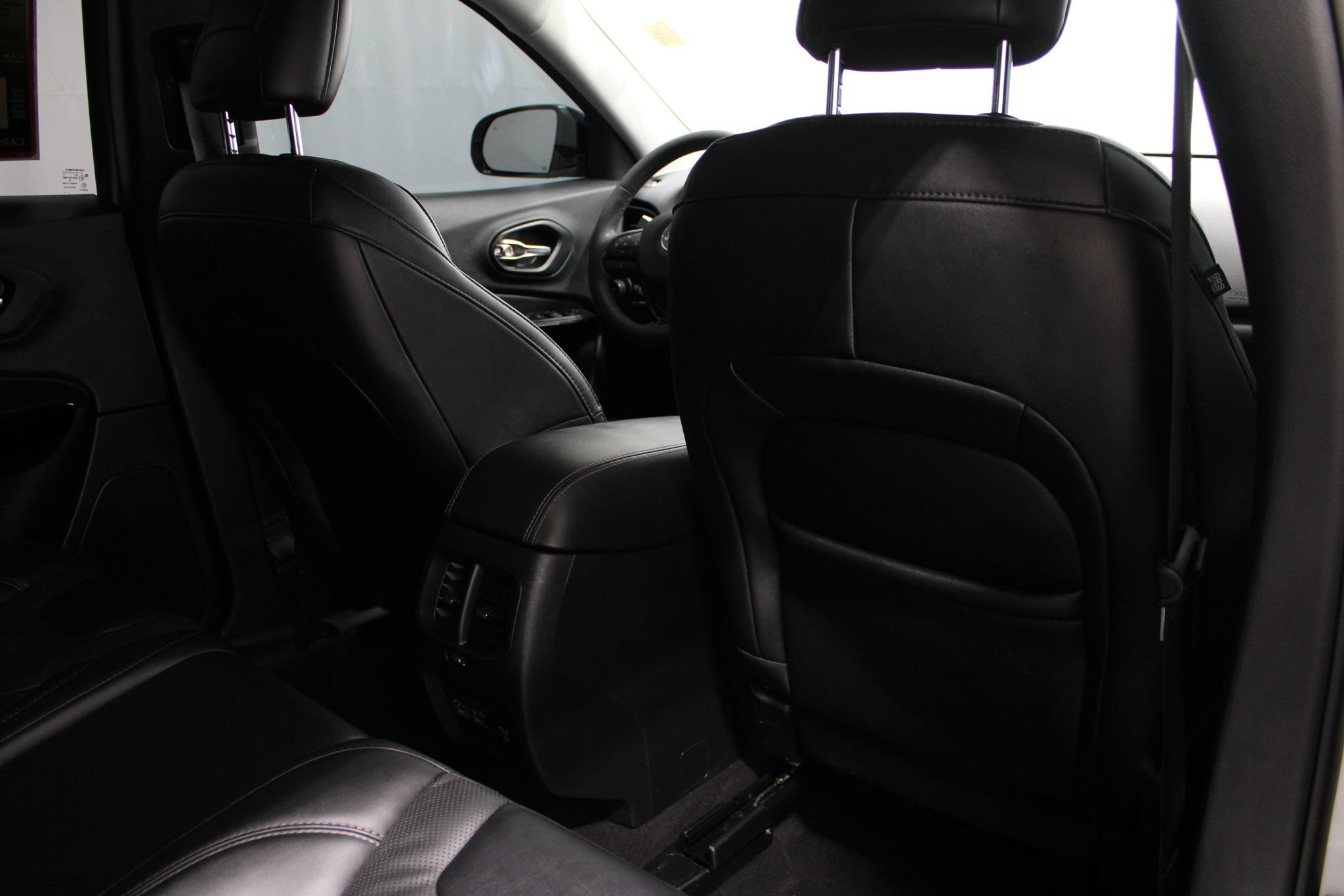 Used 2023 Jeep Cherokee Altitude Lux AWD/4WD image 22