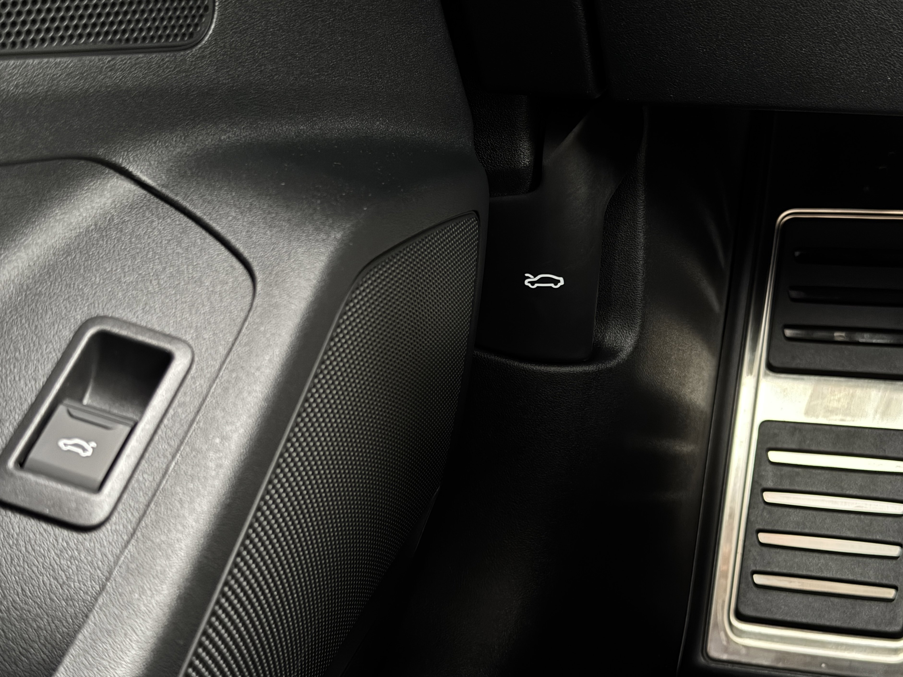 New 2025 Audi SQ6 e-tron Premium Plus image 20