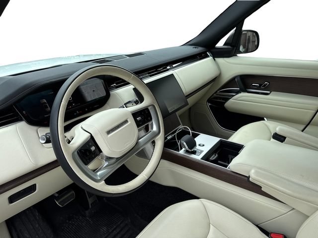 Used 2025 Land Rover Range Rover SE AWD/4WD image 8