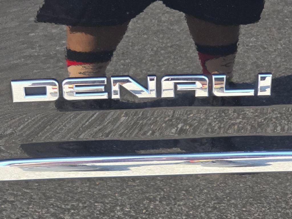 Used 2016 GMC Yukon Denali w/ Open Road Package image 10