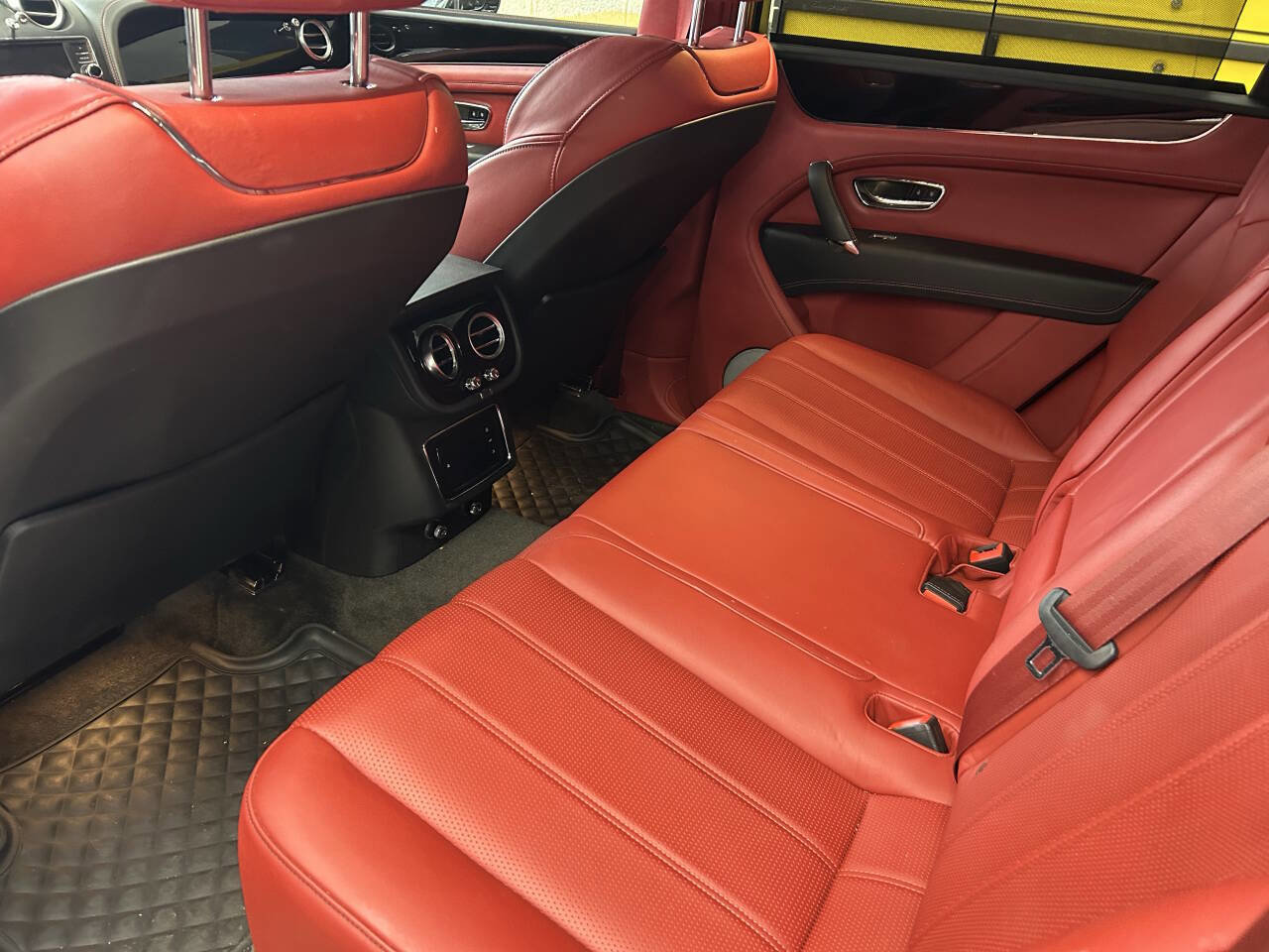 Used 2019 Bentley Bentayga image 7