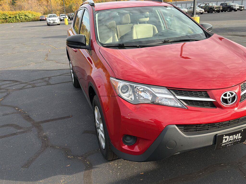Used 2013 Toyota RAV4 LE AWD/4WD image 6