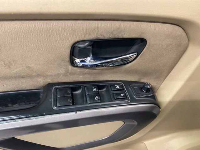 Used 2015 Nissan Titan SV w/ SV Value Truck Package image 22