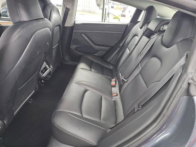 Used 2023 Tesla Model 3 Standard Range image 10