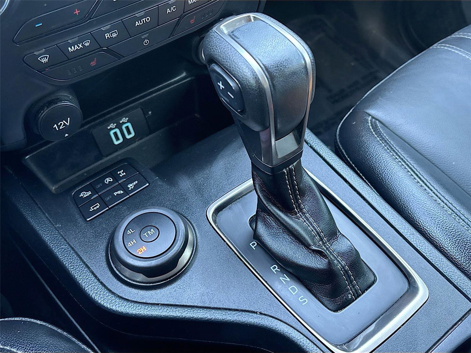 Used 2022 Ford Ranger Lariat w/ Equipment Group 501A High image 18