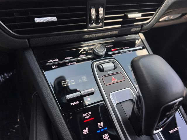 Used 2022 Porsche Cayenne Platinum Edition AWD/4WD image 26