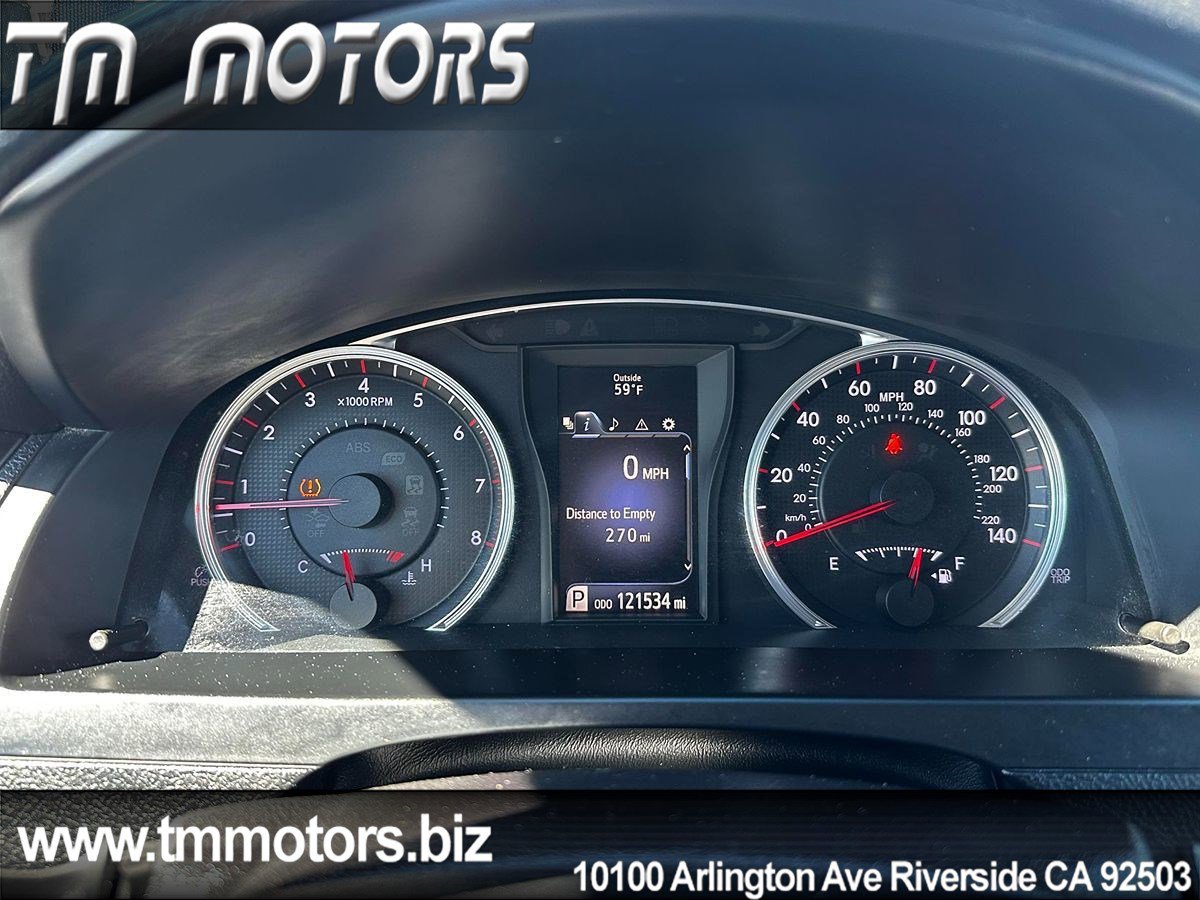 Used 2017 Toyota Camry SE image 16