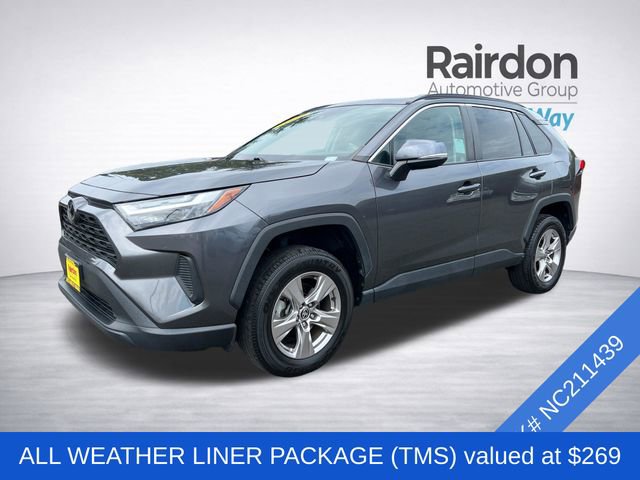 Used 2022 Toyota RAV4 XLE w/ Convenience Package FWD image 3