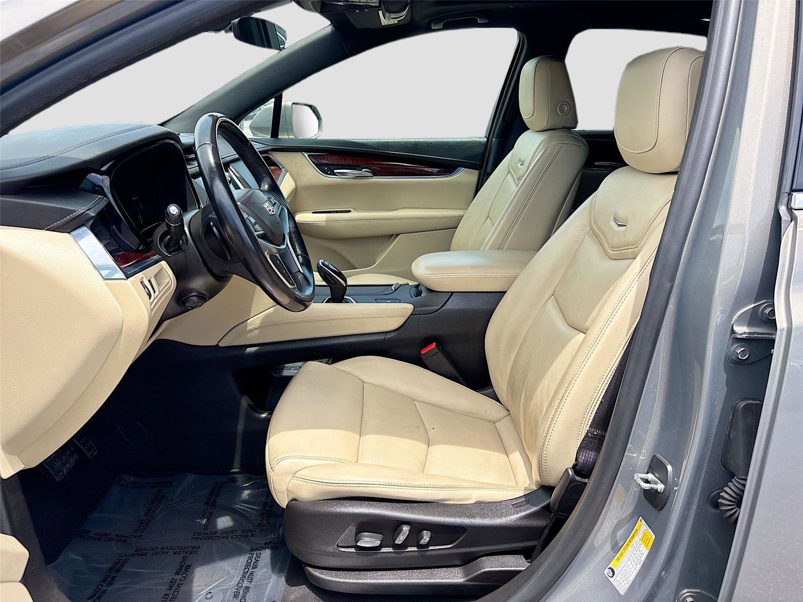 Used 2018 Cadillac XT5 Luxury w/ Driver Awareness Package image 23