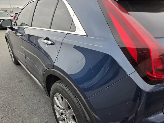 Used 2019 Cadillac XT4 Premium Luxury w/ Cold Weather Package FWD image 9