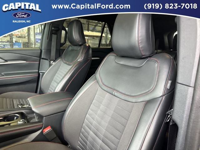 Certified 2025 Ford Explorer ST-Line w/ Premium Package image 23