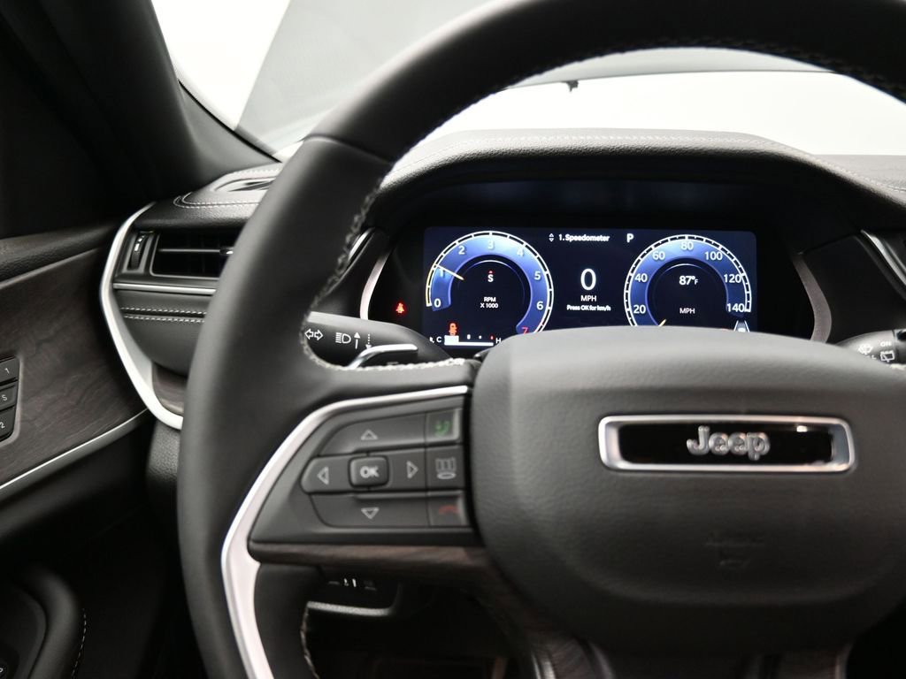 New 2025 Jeep Grand Cherokee L Limited w/ Luxury Tech Group II image 19