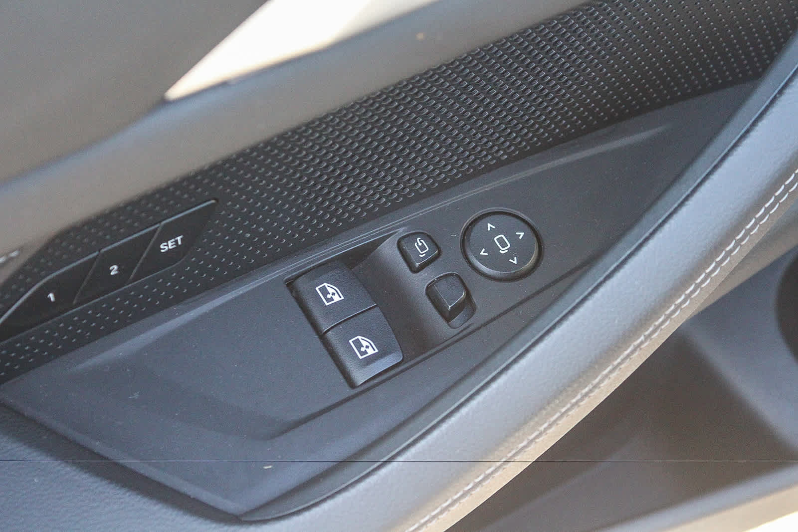 Used 2024 BMW 430i Coupe w/ Premium Package RWD image 18