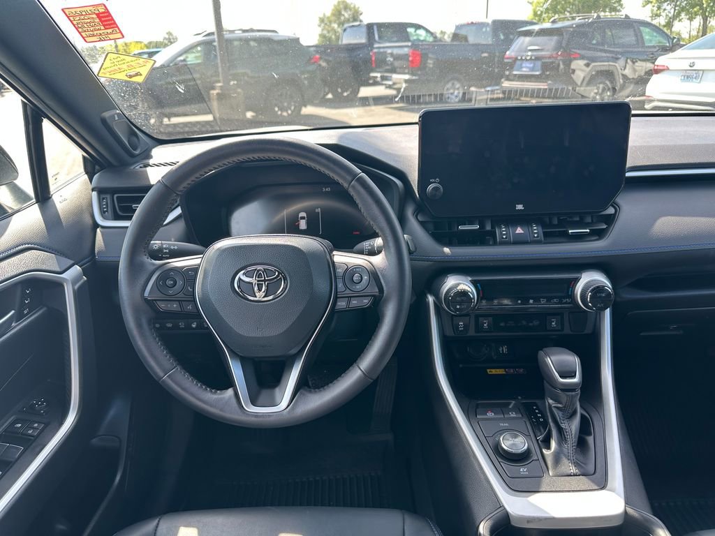 Used 2023 Toyota RAV4 XSE AWD/4WD image 15