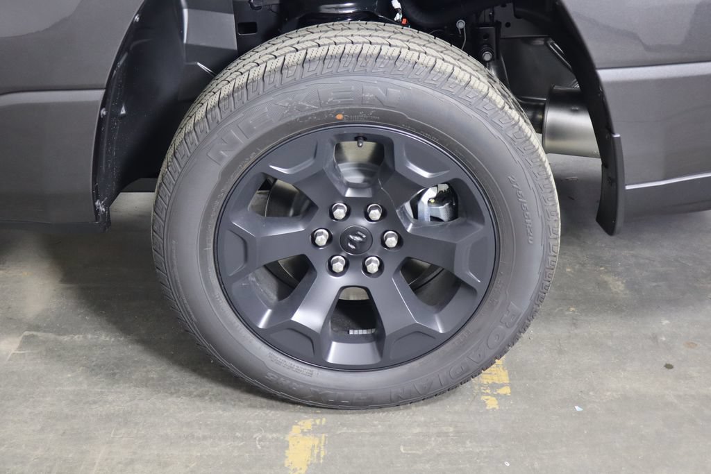 New 2026 RAM 1500 Express AWD/4WD image 40