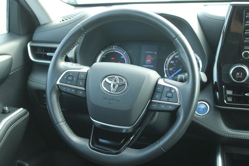 Used 2020 Toyota Highlander LE image 12
