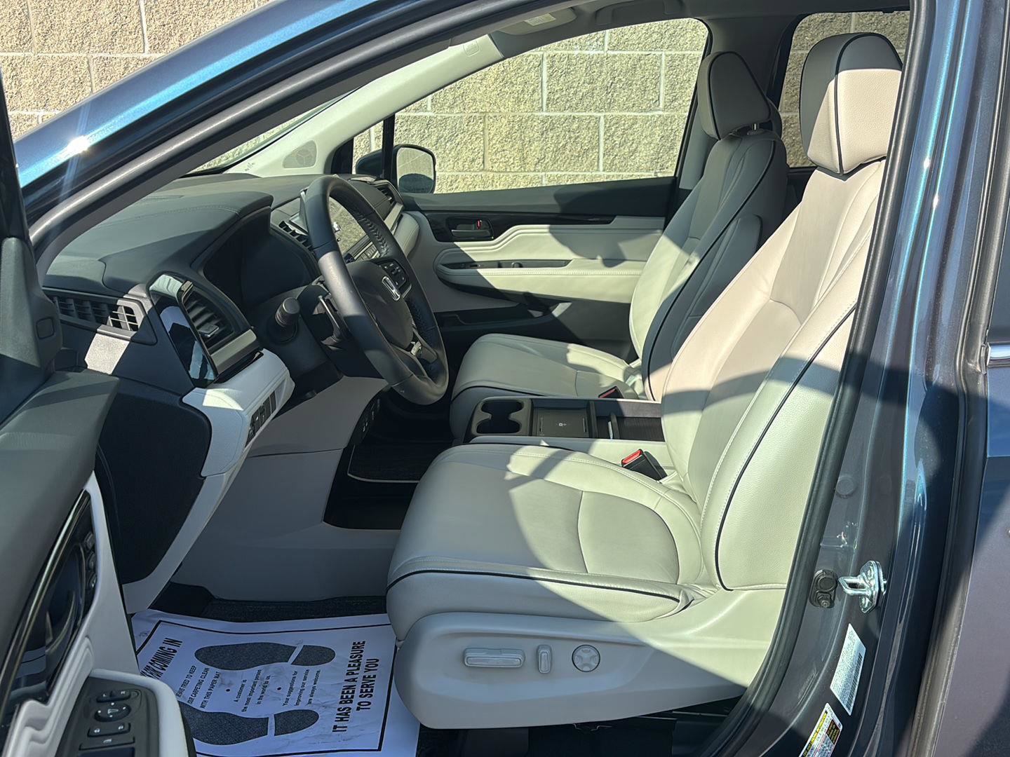 Used 2025 Honda Odyssey Touring image 5