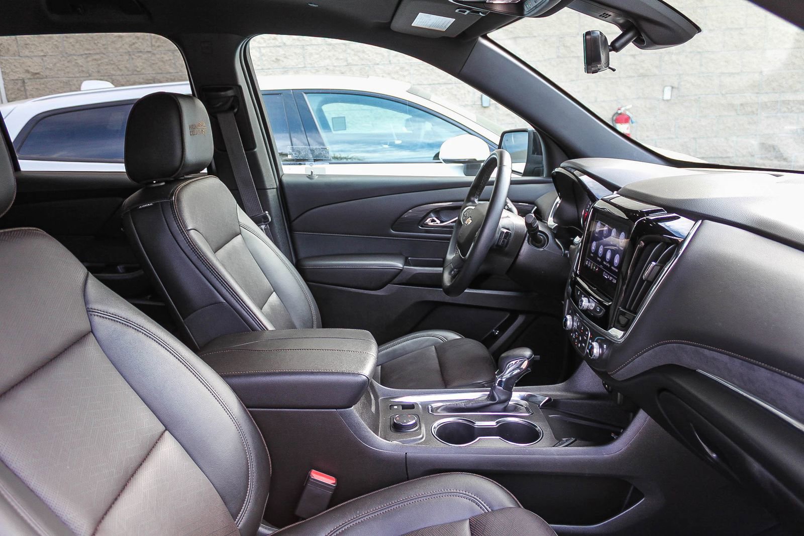 Used 2023 Chevrolet Traverse High Country image 17