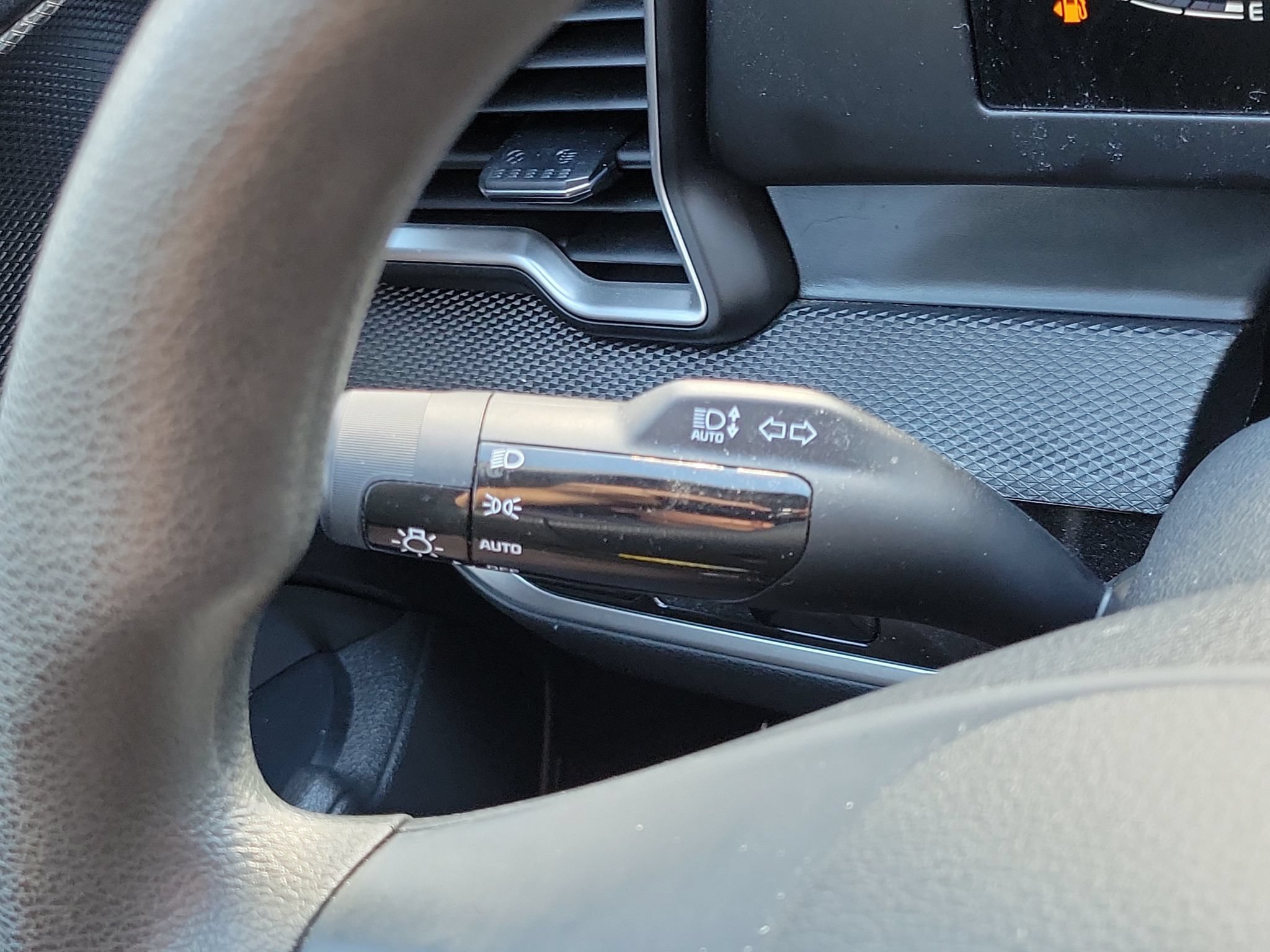 Certified 2025 Kia Sportage LX FWD image 12