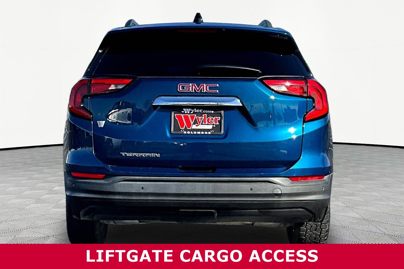 Used 2021 GMC Terrain SLE w/ Driver Convenience Package image 5