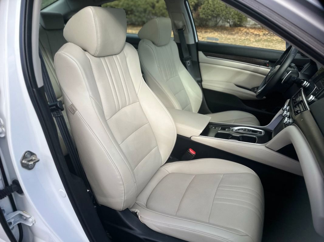 Used 2019 Honda Accord Touring image 16