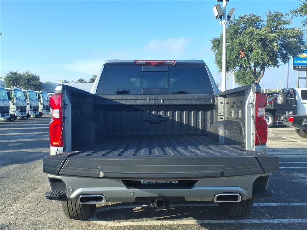 New 2026 Chevrolet Silverado 1500 High Country w/ Technology Package RWD image 12