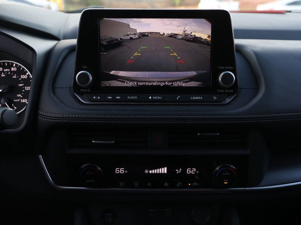 Used 2024 Nissan Rogue SV image 30