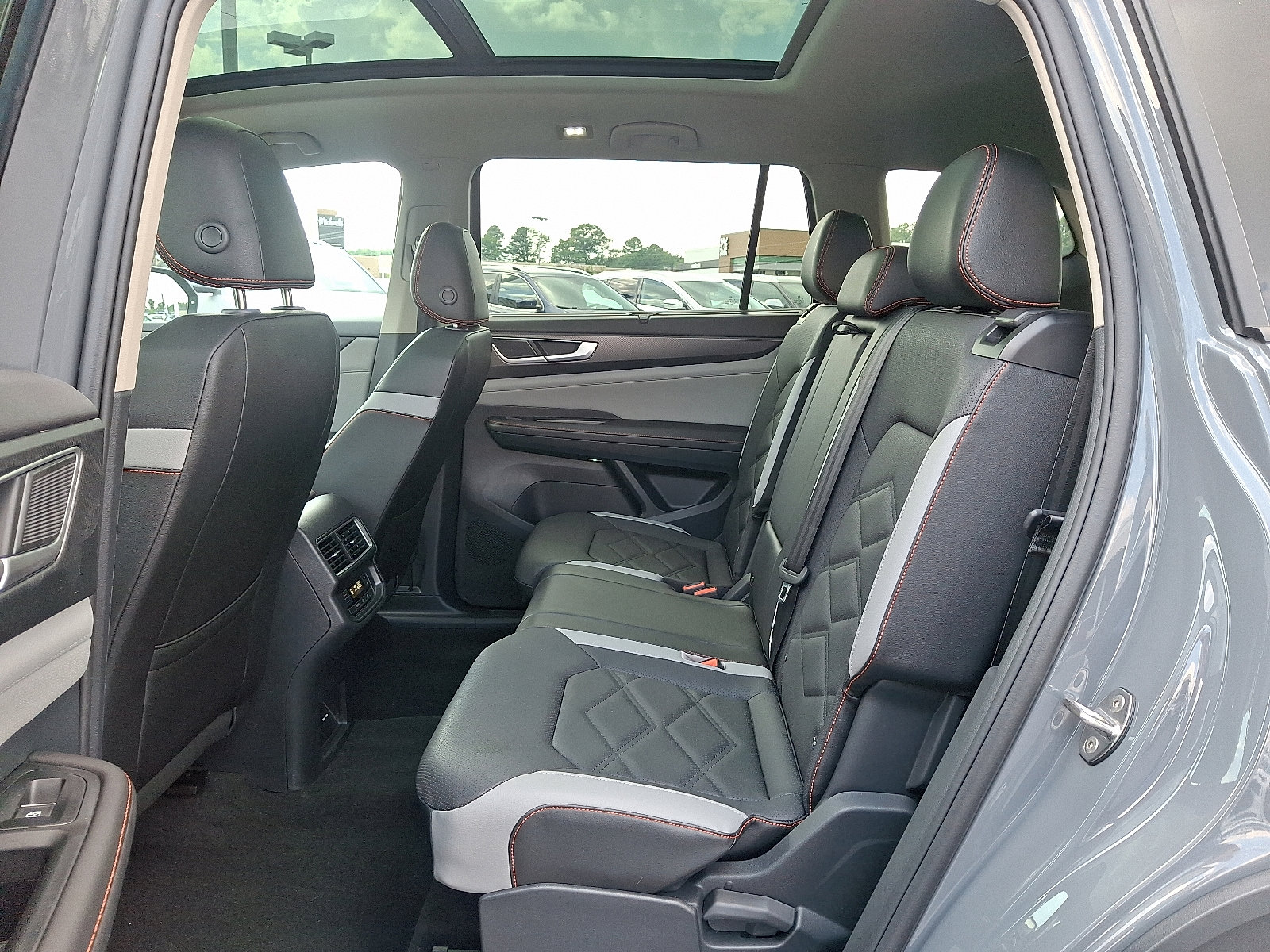 Certified 2025 Volkswagen Atlas Peak Edition SE image 10