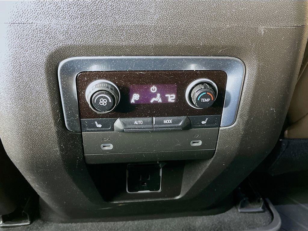 Used 2021 Chevrolet Tahoe Premier w/ Premium Package image 36