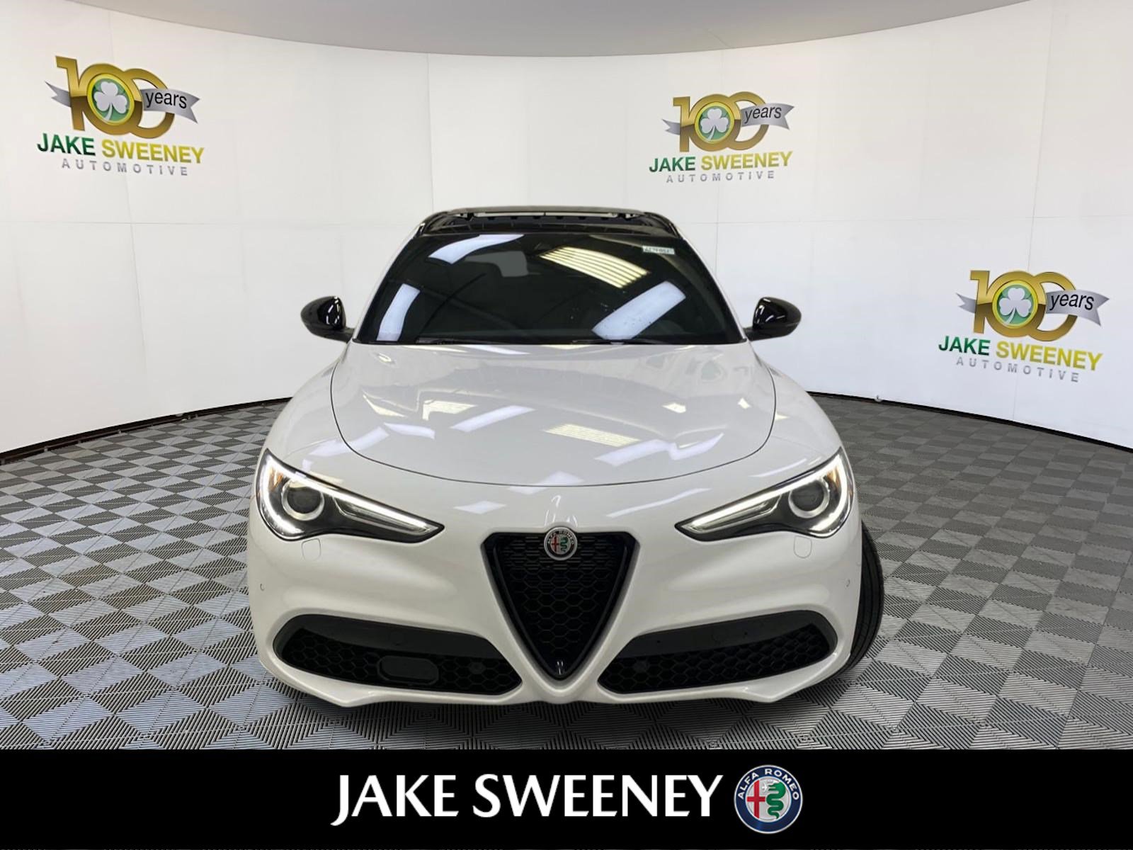 New 2023 Alfa Romeo Stelvio Veloce image 3