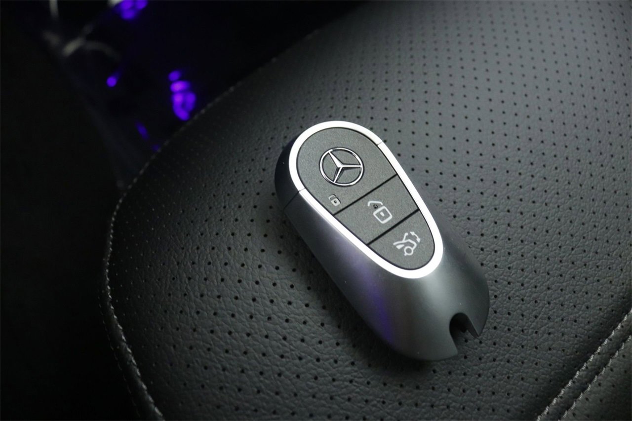 New 2026 Mercedes-Benz CLE 300 4MATIC Cabriolet image 14