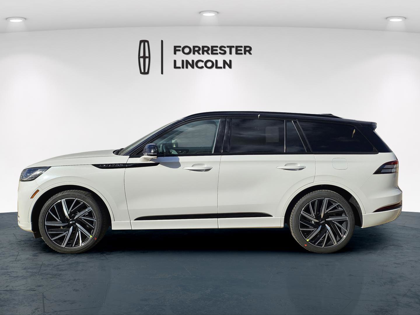 New 2026 Lincoln Aviator Black Label w/ Black Label Special Edition image 6